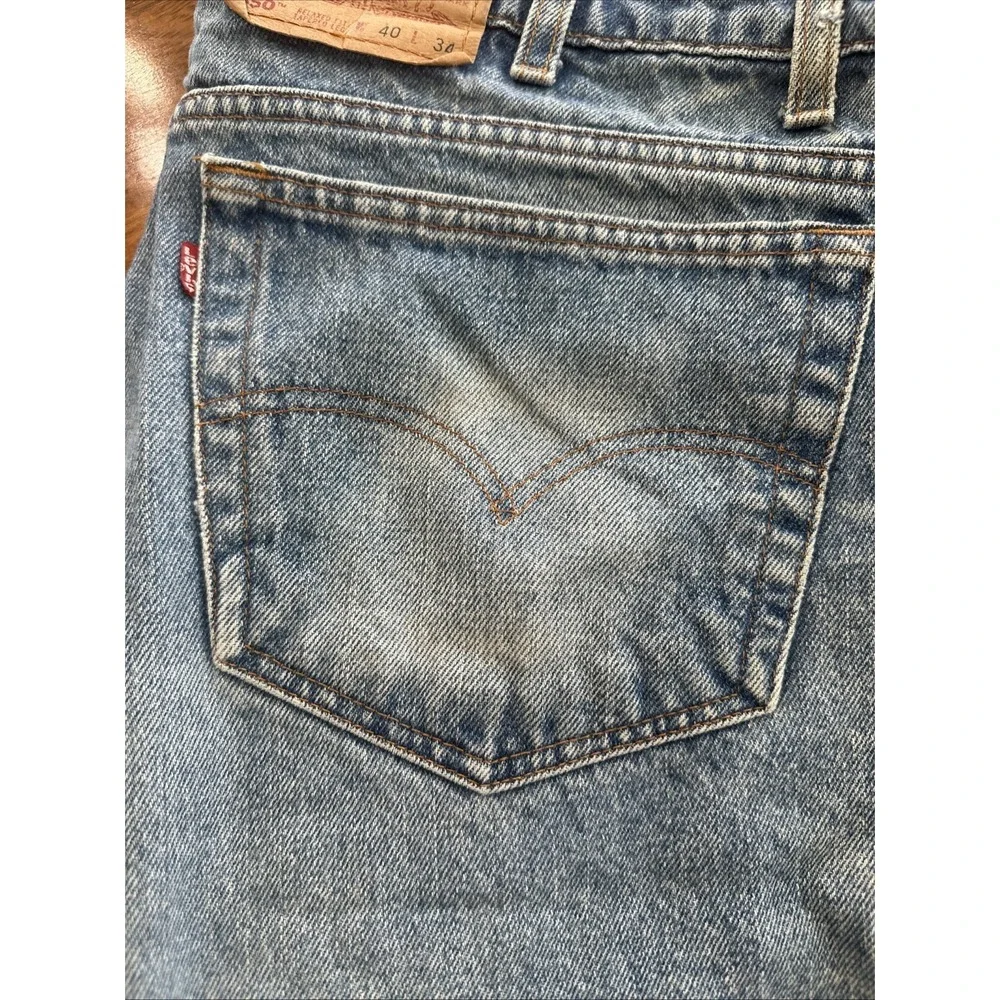 Vintage Levi's 550 Relaxed Fit Tapered Leg Jeans 40x34 Medium Wash Denim Mens